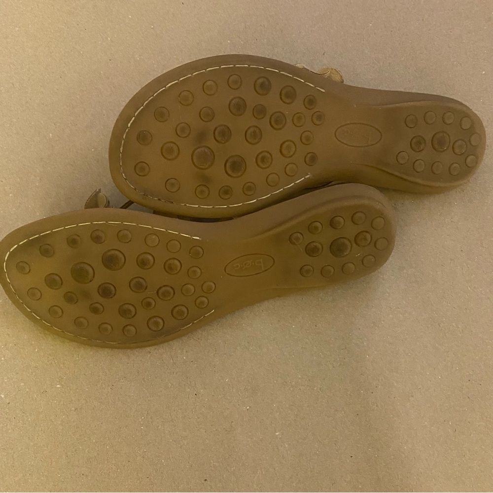 b.o.c. Tan and Brown Floral Sandals 8M GUC - Picture 6 of 8